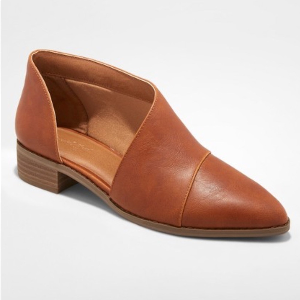 Universal Thread Cut Out Bootie